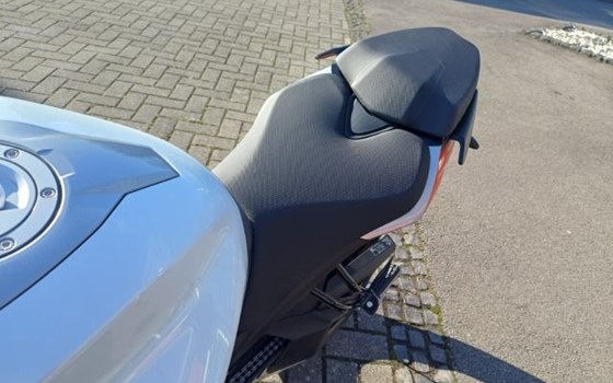 Neufahrzeug Aprilia Tuono 457 - Bild 13