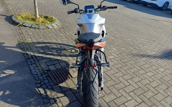 Neufahrzeug Aprilia Tuono 457 - Bild 5