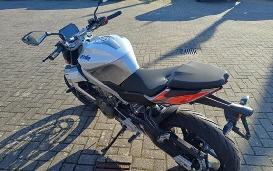 Neufahrzeug Aprilia Tuono 457 - Bild 6