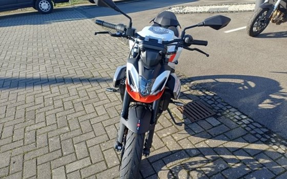 Neufahrzeug Aprilia Tuono 457 - Bild 9