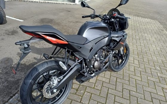 Neufahrzeug Aprilia Tuono 125 - Bild 4