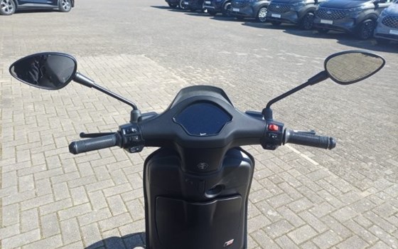 Neufahrzeug Vespa Sprint 50 2T - Bild 11