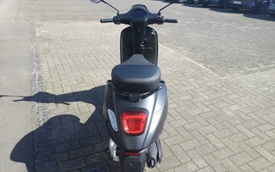 Neufahrzeug Vespa Sprint 50 2T - Bild 5