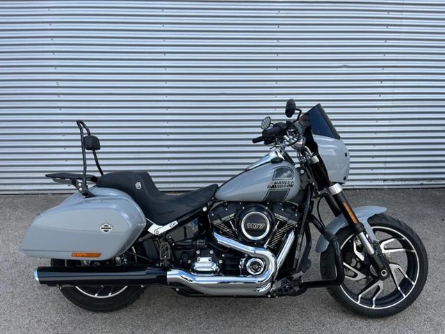 Harley-Davidson Softail Sport Glide FLSB (grau) - Bild 2