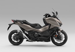 Neumotorrad Honda Forza 750