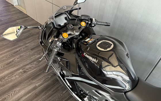 Neufahrzeug Kawasaki Ninja ZX-4RR - Bild 8
