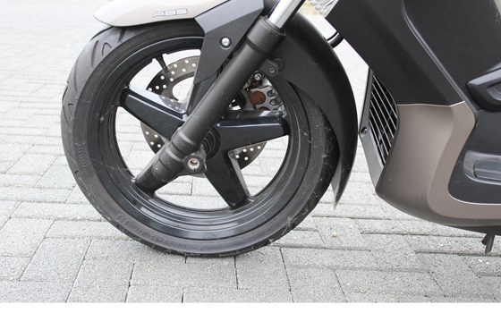 Gebrauchtmotorrad Yamaha X-Max 250 - Bild 9