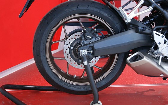 Neufahrzeug Honda CB650R E-Clutch - Bild 5