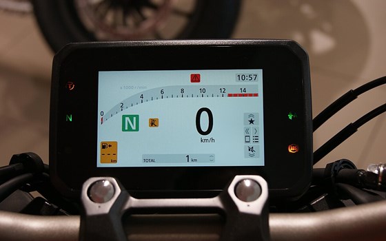 Neufahrzeug Honda CB650R E-Clutch - Bild 9