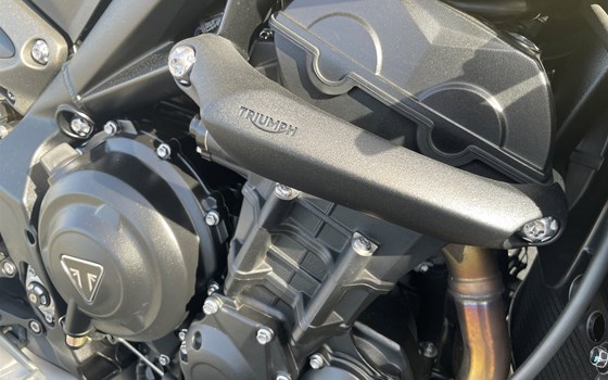 Gebrauchtmotorrad Triumph Street Triple 765 RS - Bild 11