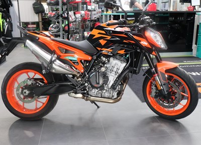 GEBRAUCHTFAHRZEUG KTM 890 Duke GP