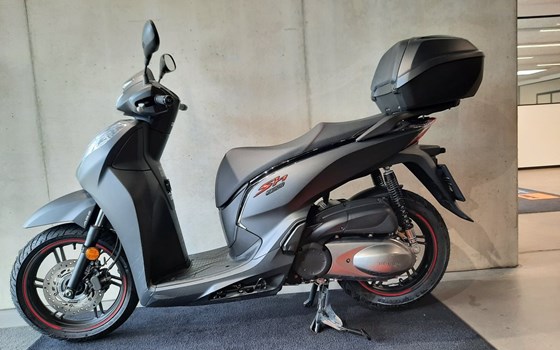 Gebrauchtmotorrad Honda SH300i - Bild 1
