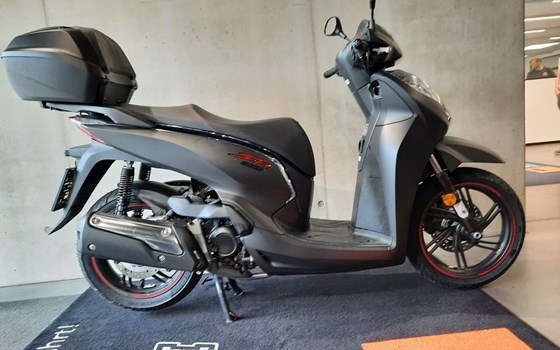 Gebrauchtmotorrad Honda SH300i - Bild 2
