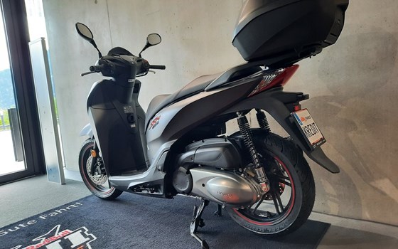 Gebrauchtmotorrad Honda SH300i - Bild 5