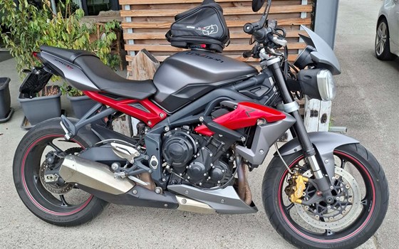 Motorrad Occasion Triumph Street Triple - Bild 2
