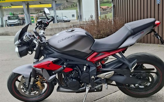 Motorrad Occasion Triumph Street Triple - Bild 3