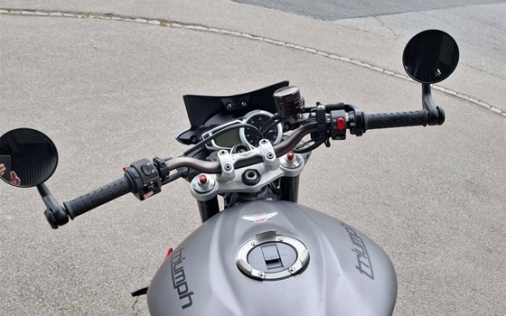 Motorrad Occasion Triumph Street Triple - Bild 4