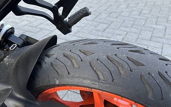 Motorrad Occasion KTM 125 Duke - Bild 5