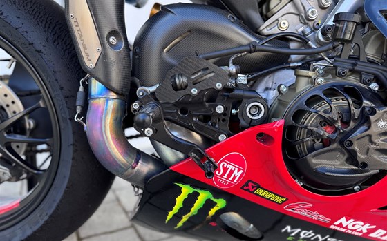 Gebrauchtmotorrad Ducati Panigale V4 R - Bild 9