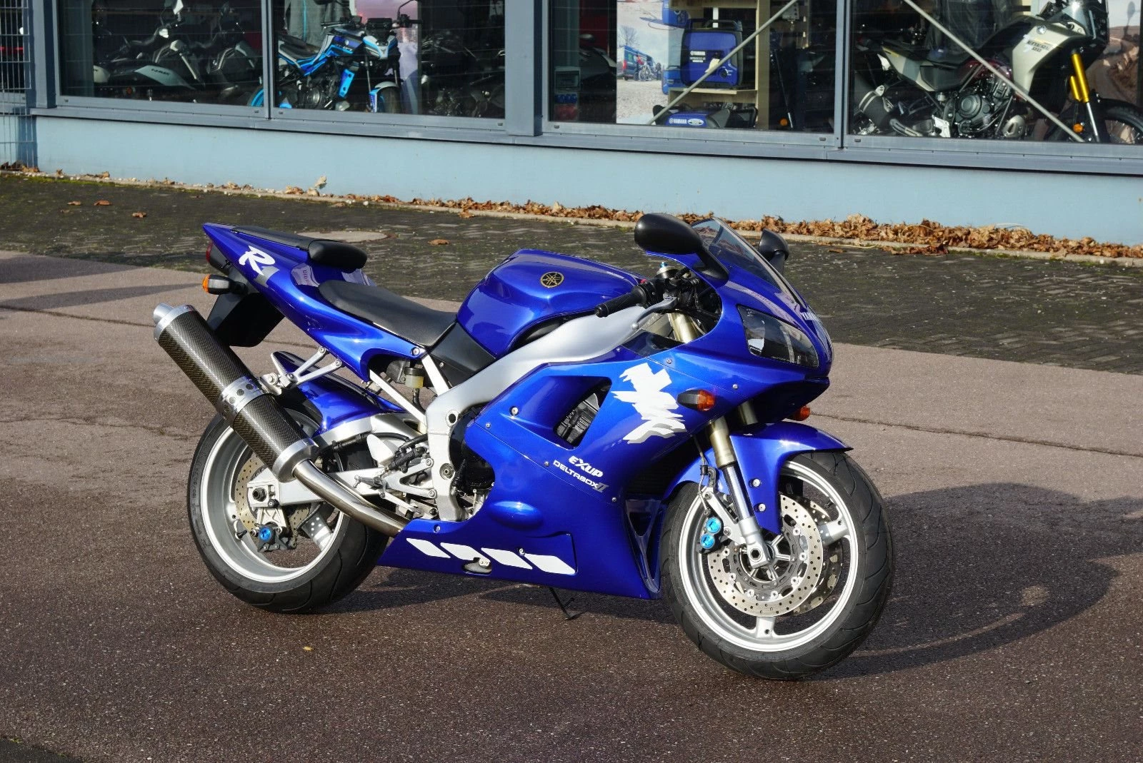 Yamaha R1