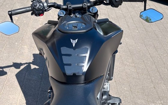 Gebrauchtmotorrad Yamaha MT-09 Y-AMT 35kW - Bild 12