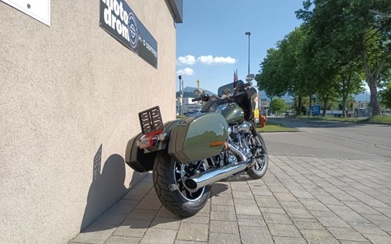 Gebrauchtmotorrad Harley-Davidson Softail Low Rider ST - Bild 4