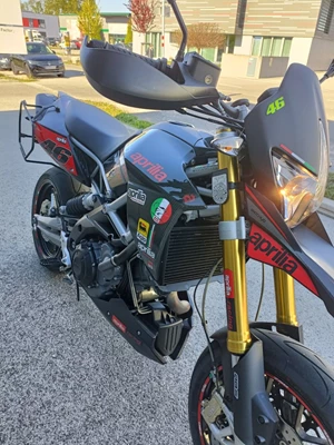 Aprilia Dorsoduro 750 (Nero Diablo) - Bild 9