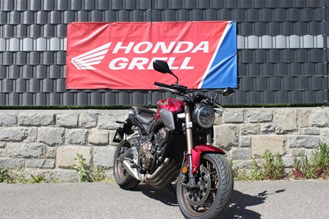 Mittelklasse Naked Bikes für jedes Budget!