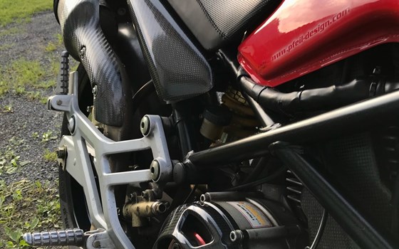 Gebrauchtmotorrad Ducati Monster 900 i.e. Dark - Bild 2