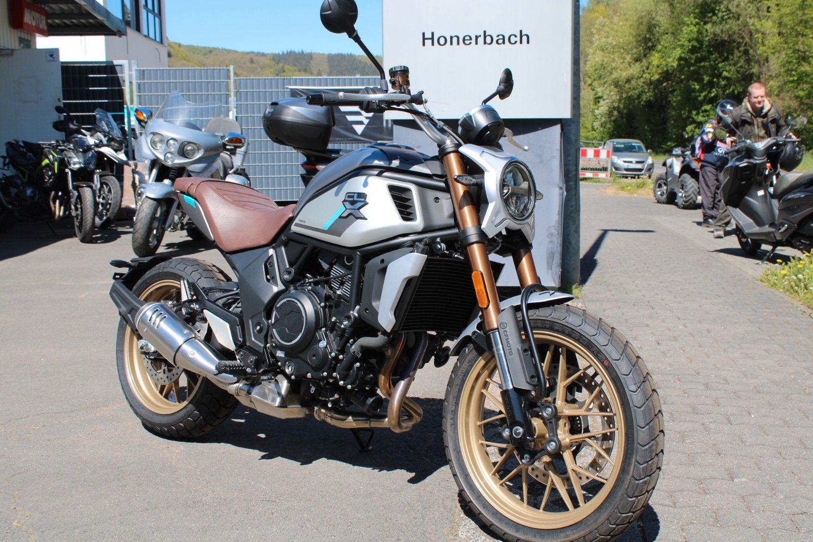 CFMOTO 700CL-X