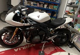 Gebrauchte Triumph Speed Triple 1200 RR