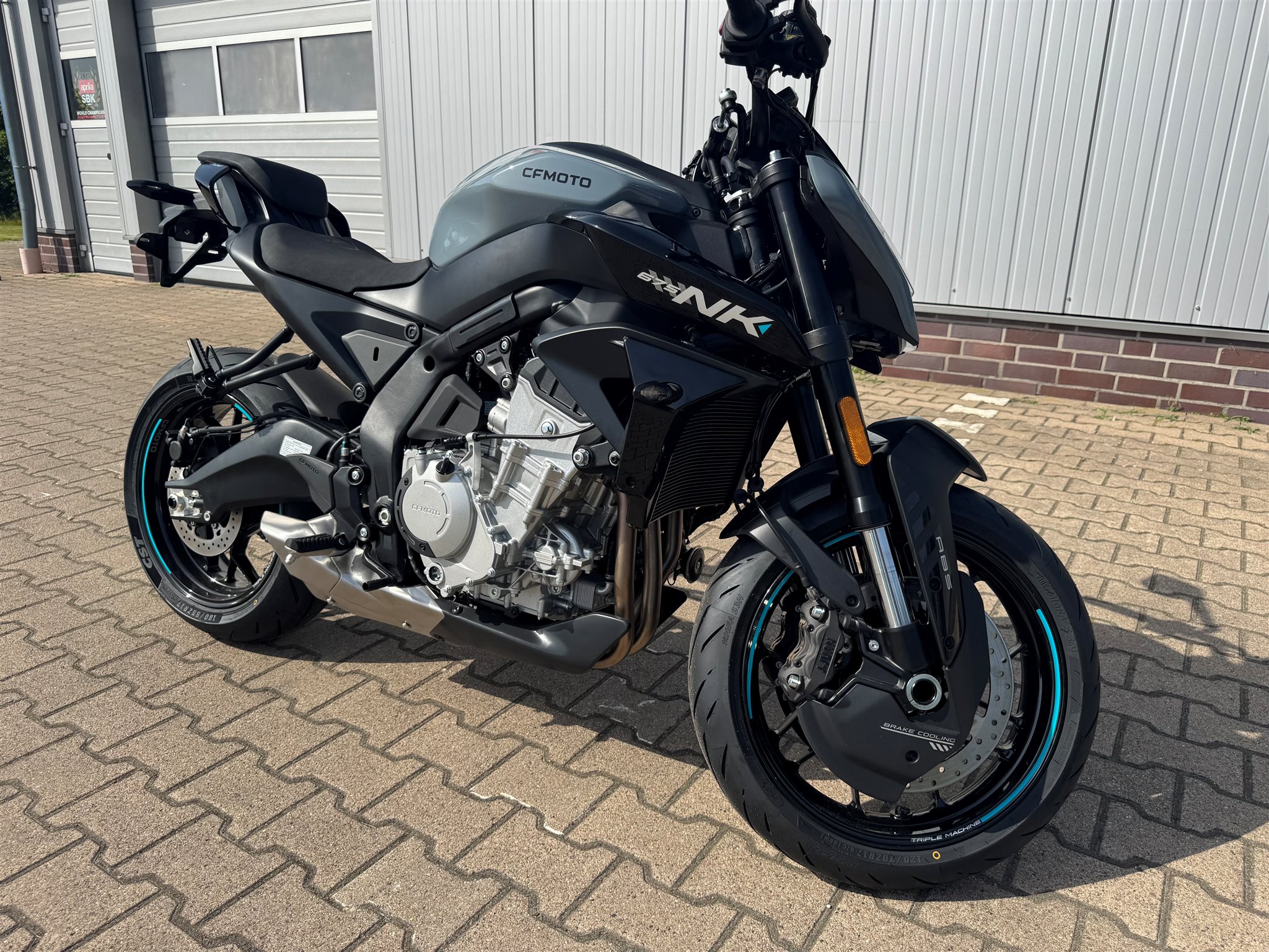 CFMOTO 675NK 