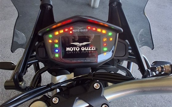 Gebrauchtmotorrad Moto Guzzi V85 TT - Bild 11