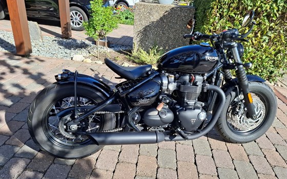 Gebrauchtmotorrad Triumph Bonneville Bobber Black - Bild 1