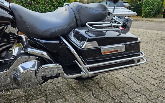 Gebrauchtmotorrad Harley-Davidson Road King Classic FLHRC - Bild 9