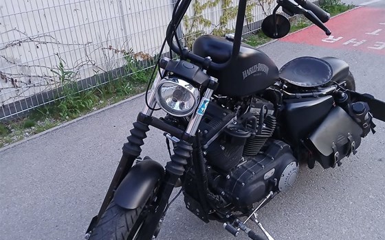 Gebrauchtmotorrad Harley-Davidson Sportster XL 883 N Iron - Bild 6