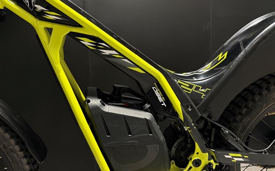 Neufahrzeug Triumph TXP-24 - Bild 8