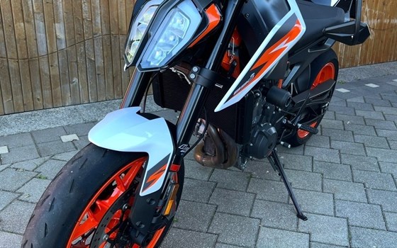 Gebrauchtmotorrad KTM 890 Duke R - Bild 3