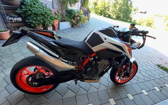 Gebrauchtmotorrad KTM 890 Duke R - Bild 7