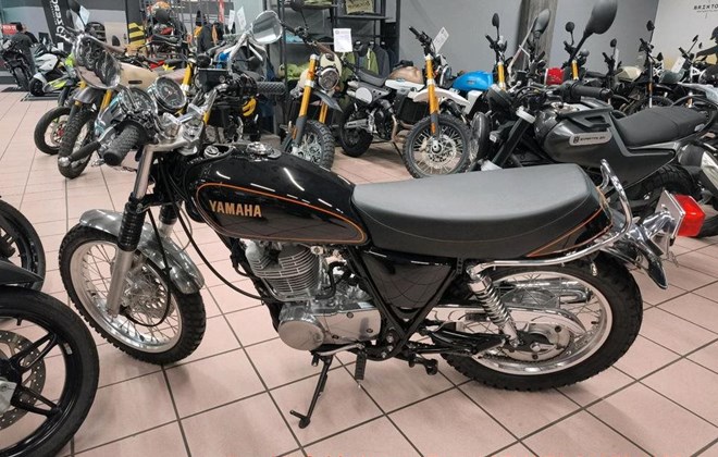 Yamaha SR 400