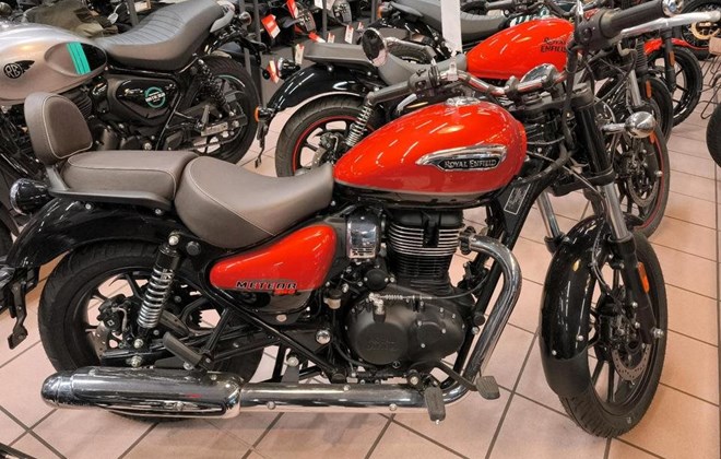 Royal Enfield Meteor 350 Supernova