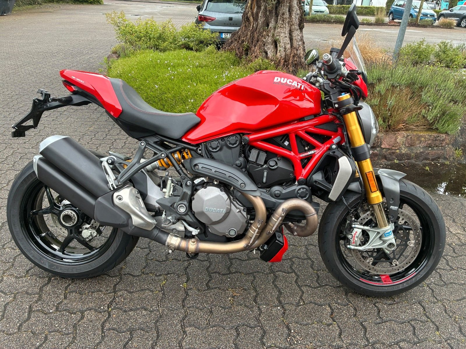 Ducati Monster 1200 S