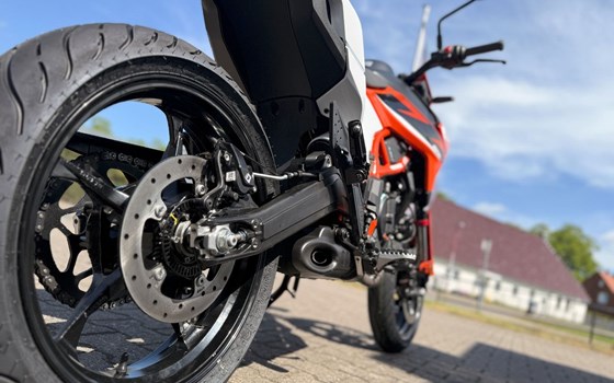 Neufahrzeug KTM 125 SMC R - Bild 15