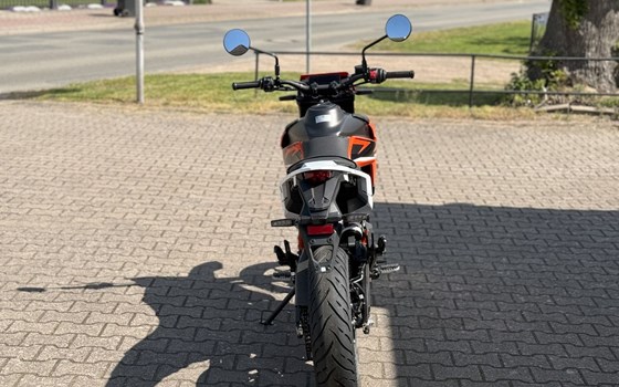 Neufahrzeug KTM 125 SMC R - Bild 7