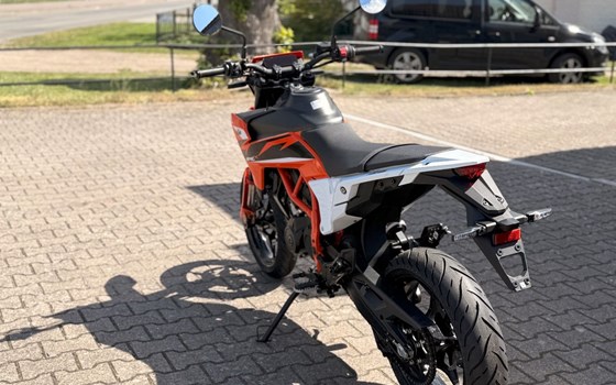 Neufahrzeug KTM 125 SMC R - Bild 8