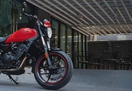 Neumotorrad Royal Enfield Guerilla 450 APEX