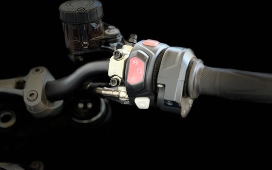 Gebrauchtmotorrad Triumph Street Triple RS - Bild 5