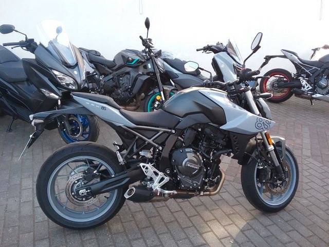 Suzuki GSX-8S