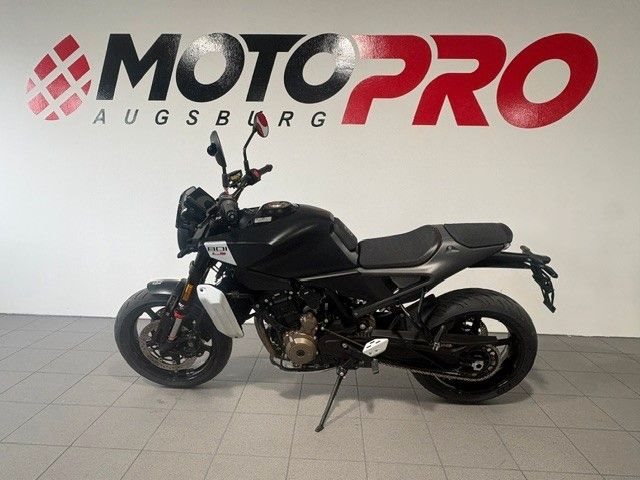Husqvarna Svartpilen 801