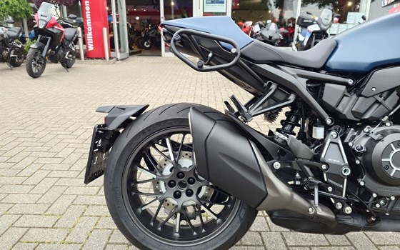 Gebrauchtmotorrad Honda CB1000R Black Edition - Bild 2